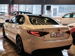 الفا روميو Giulia